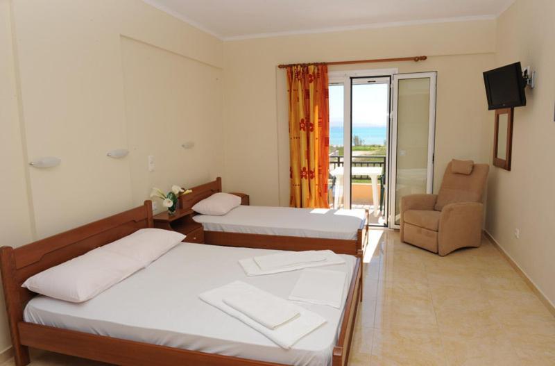 Calypso Luxury Studios Vasilikí Room photo