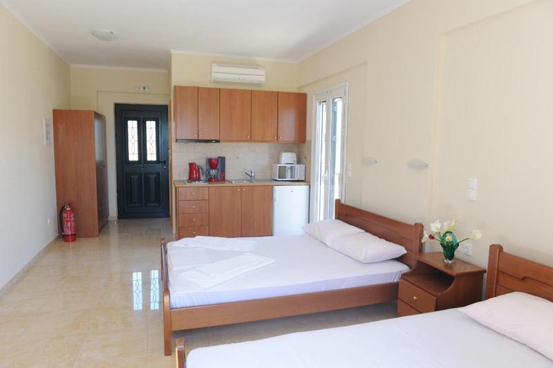 Calypso Luxury Studios Vasilikí Room photo