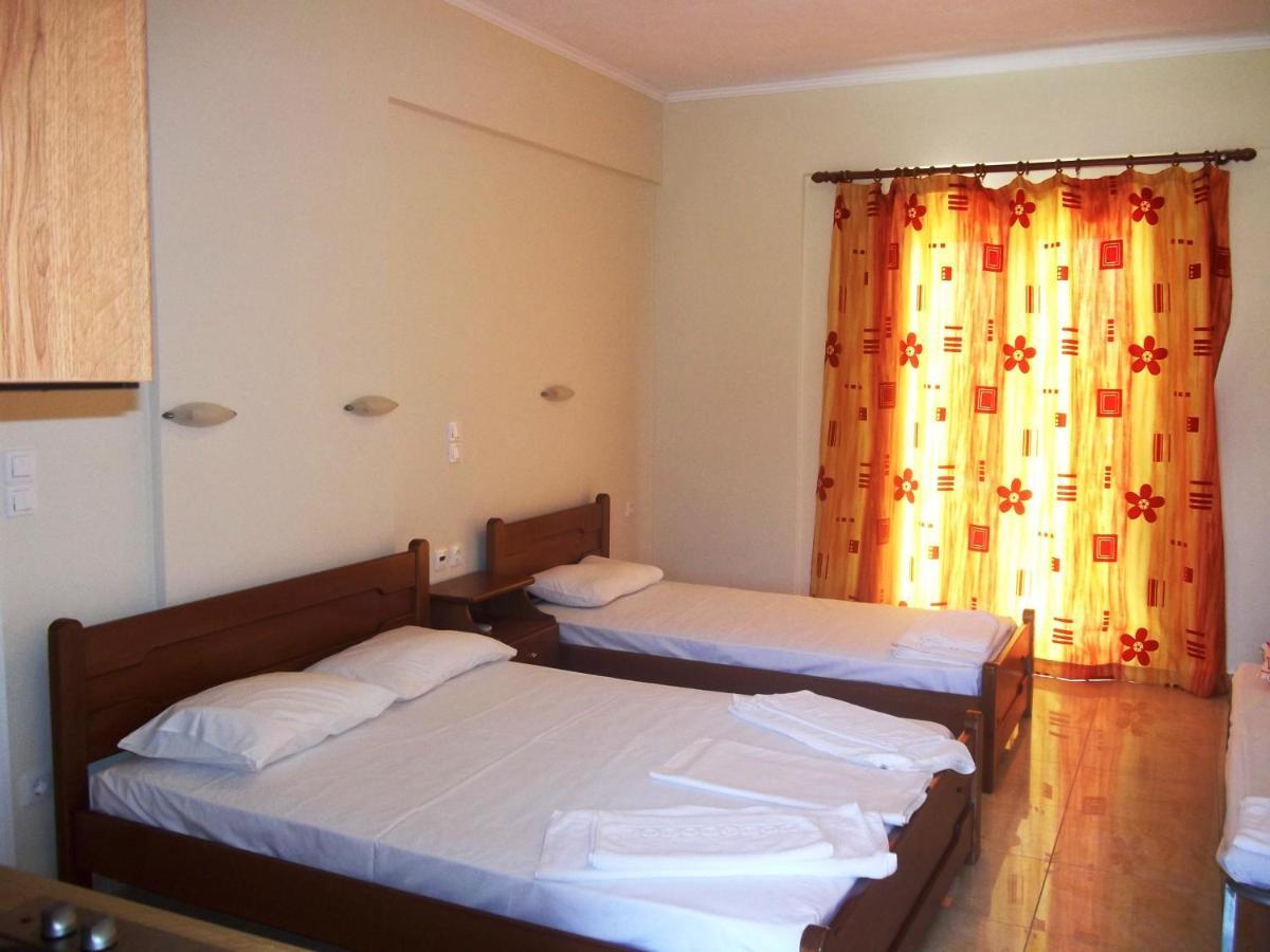 Calypso Luxury Studios Vasilikí Room photo